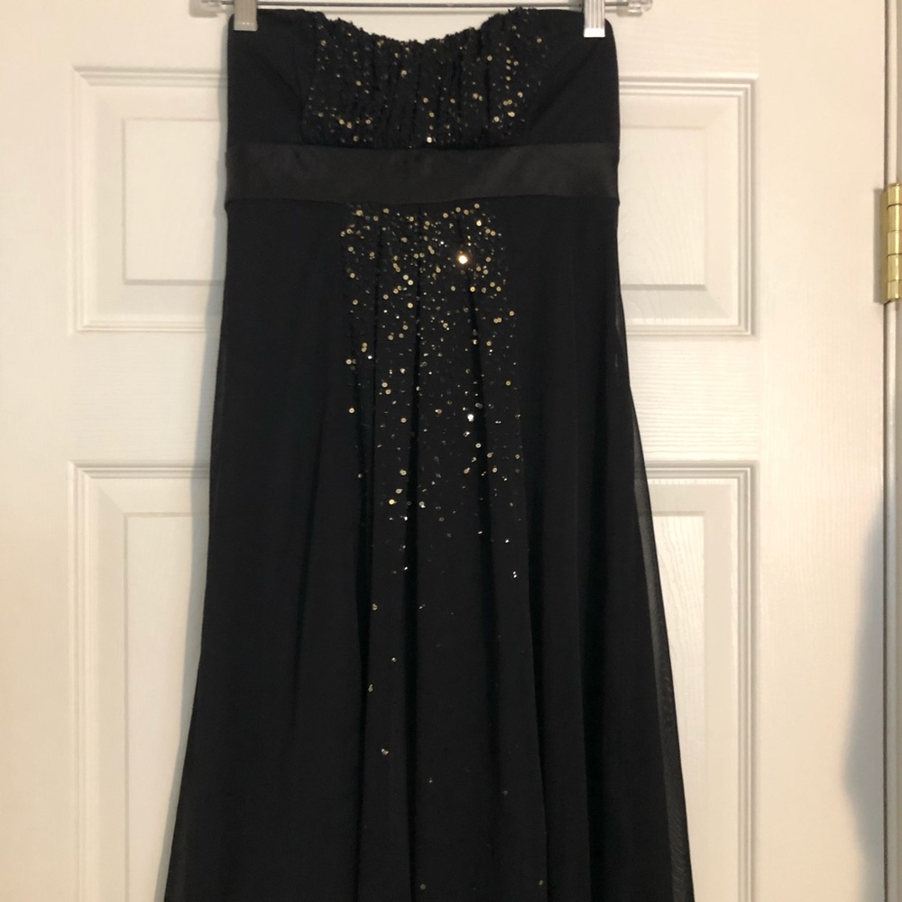 Black sweetheart strapless dress